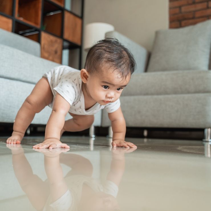 Baby-standing