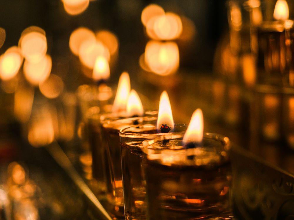 Candlelit-kirtan-unsplash