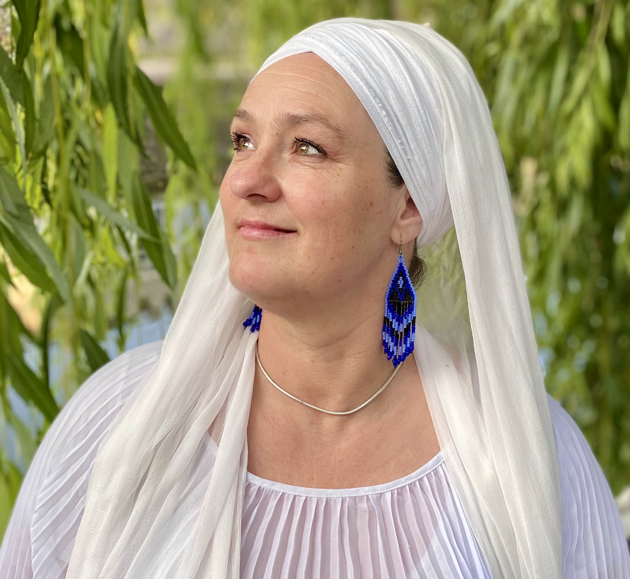 Siri-with-blue-earings