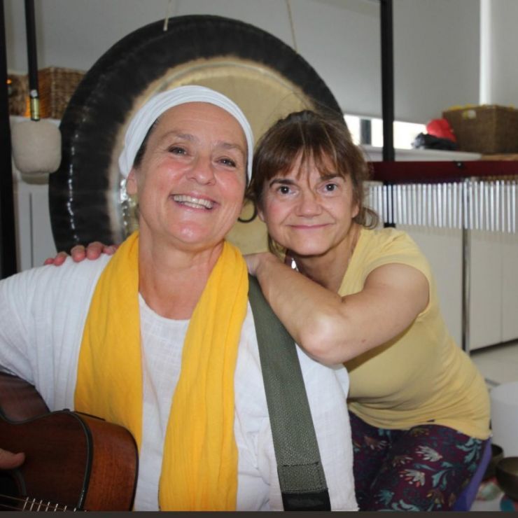 Diana-and-Siri-yellow