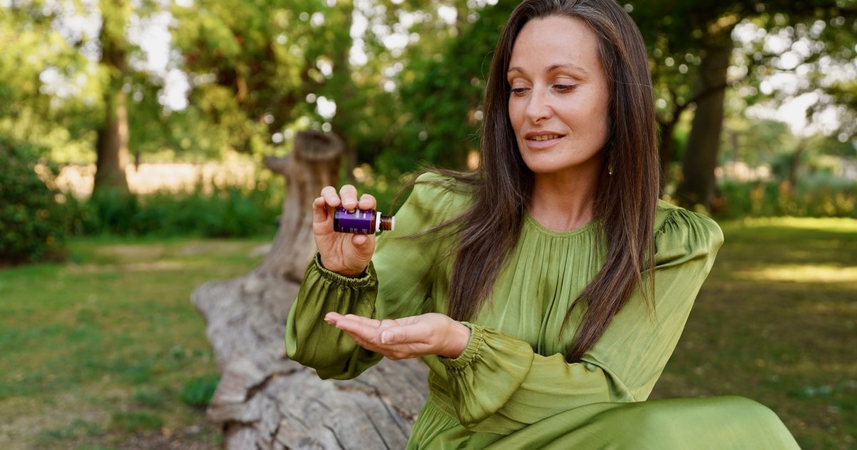 Evening Rituals: Restorative Yoga & Essential Oils for Deep Rest